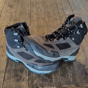 Men's Vasque Black and Gray Hiking Boots